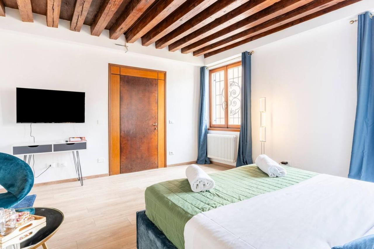 Venice Luxury Suites Dış mekan fotoğraf